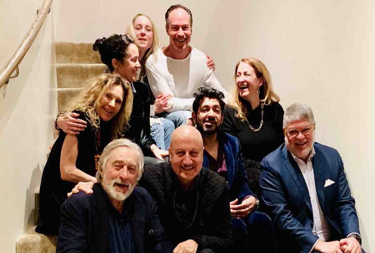 anupam kher celebrate his birthday with hollywood star robert de niro