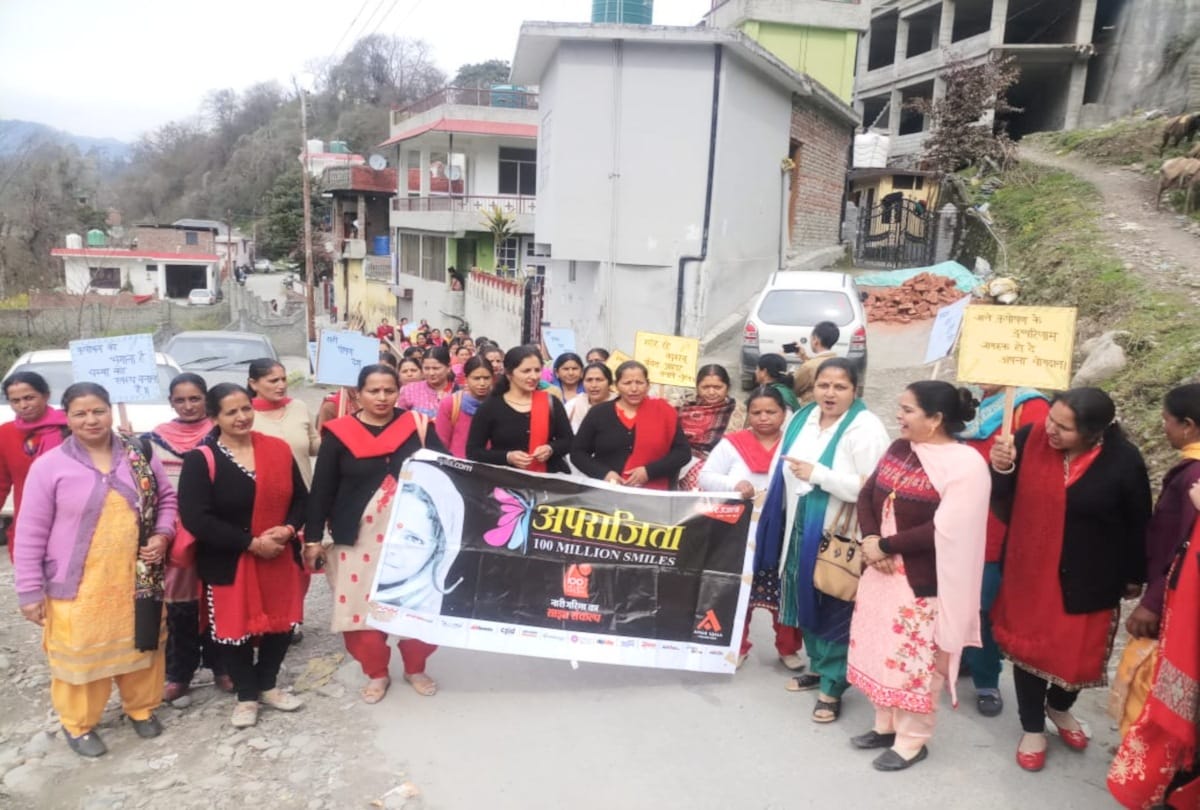 कठिनाइयों से डटकर मुकाबला करें महिलाएं