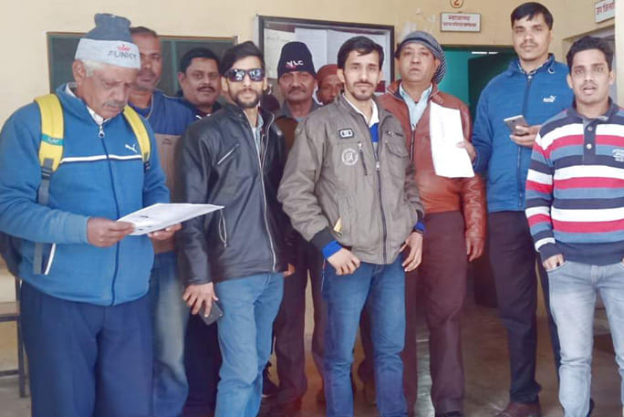 त्रिकोट के ग्रामीणों ने एसडीएम के माध्यम से सीएम को भेजा ज्ञापन