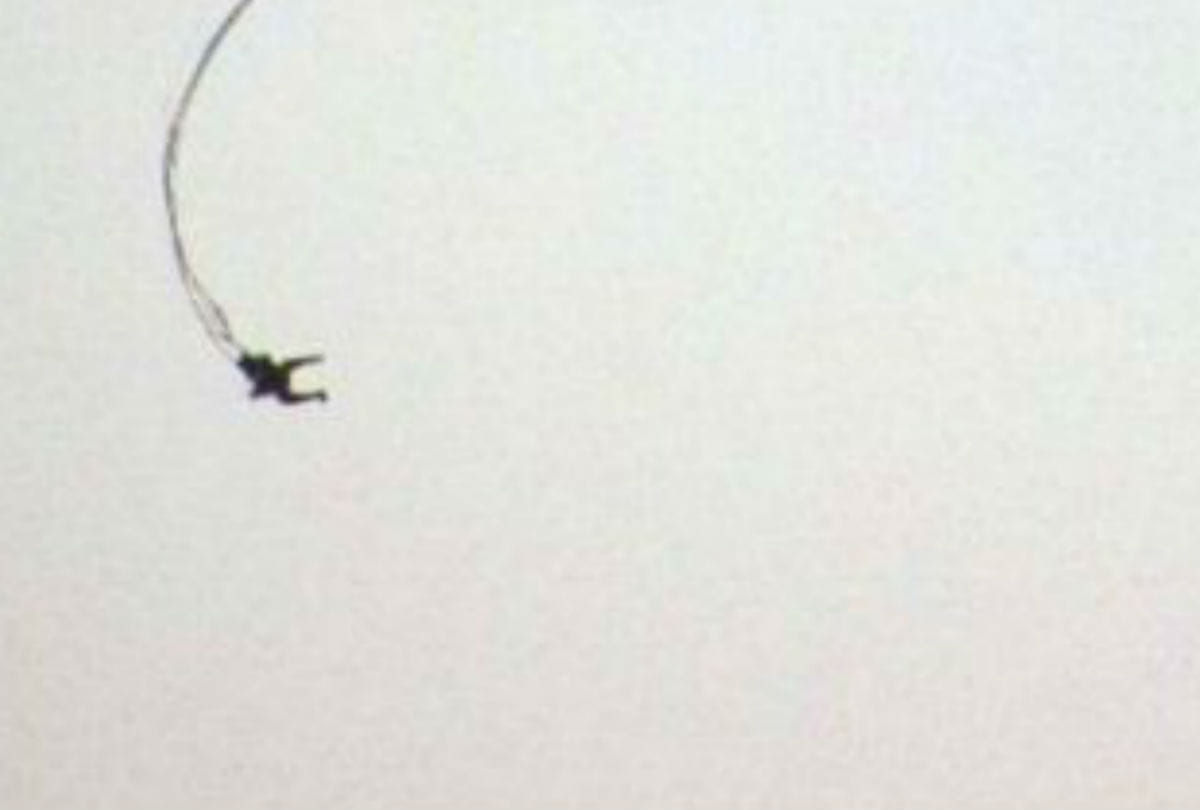 paratrooper dies due to parachute does not open in agra