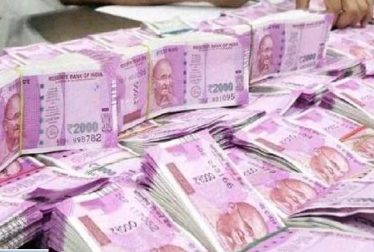 Servant absconding with Rs 33 lakh worth of Saraf in mathura