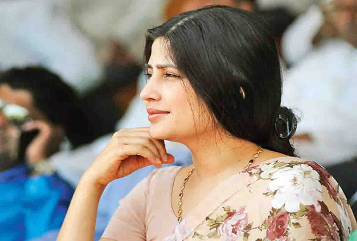 know about dimple yadav
