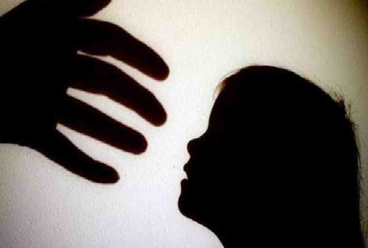 boy misdeed with girl in farrukhabad