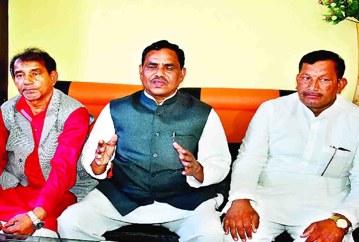 samajwadi party leader controversial statement