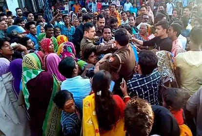 Prayagraj: Bawal, Chakkajam, stone pelting on youth's death