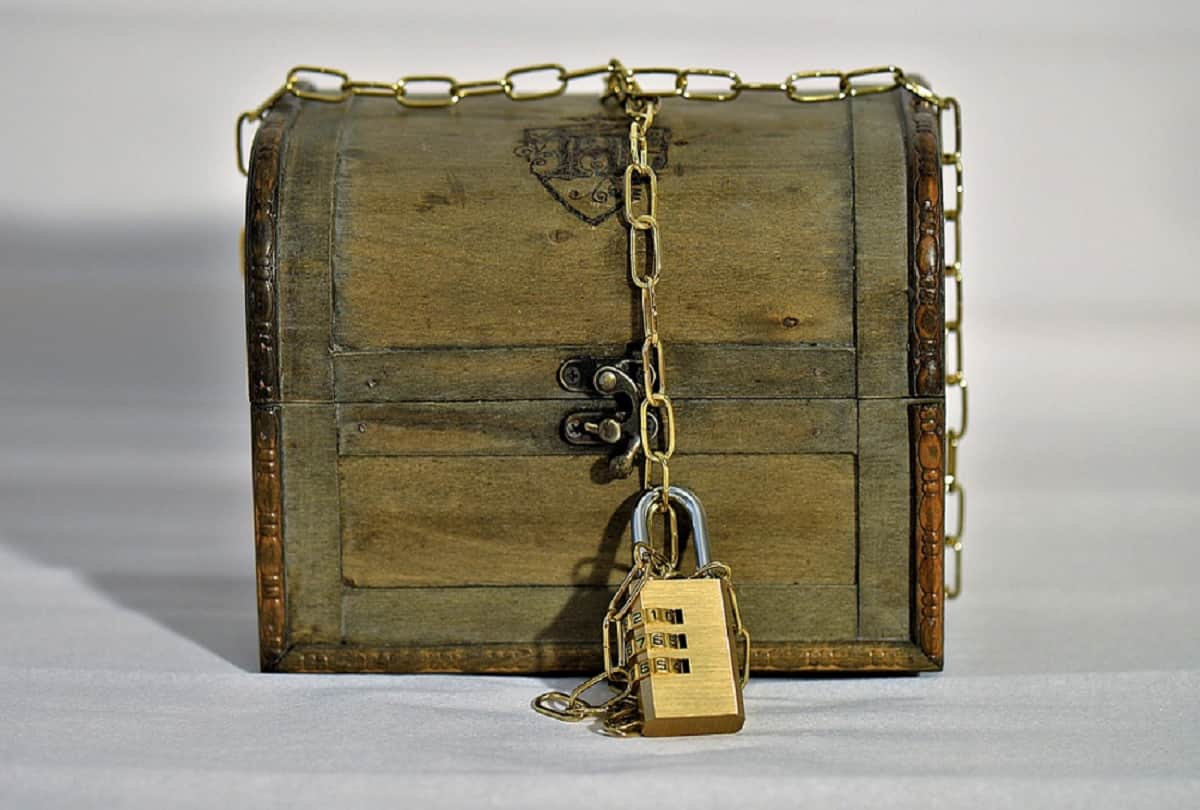 Man horrified after finding girlfriend creepy box in wardrobe