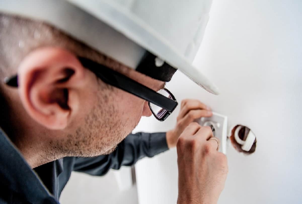 Man horrified after finding girlfriend creepy box in wardrobe