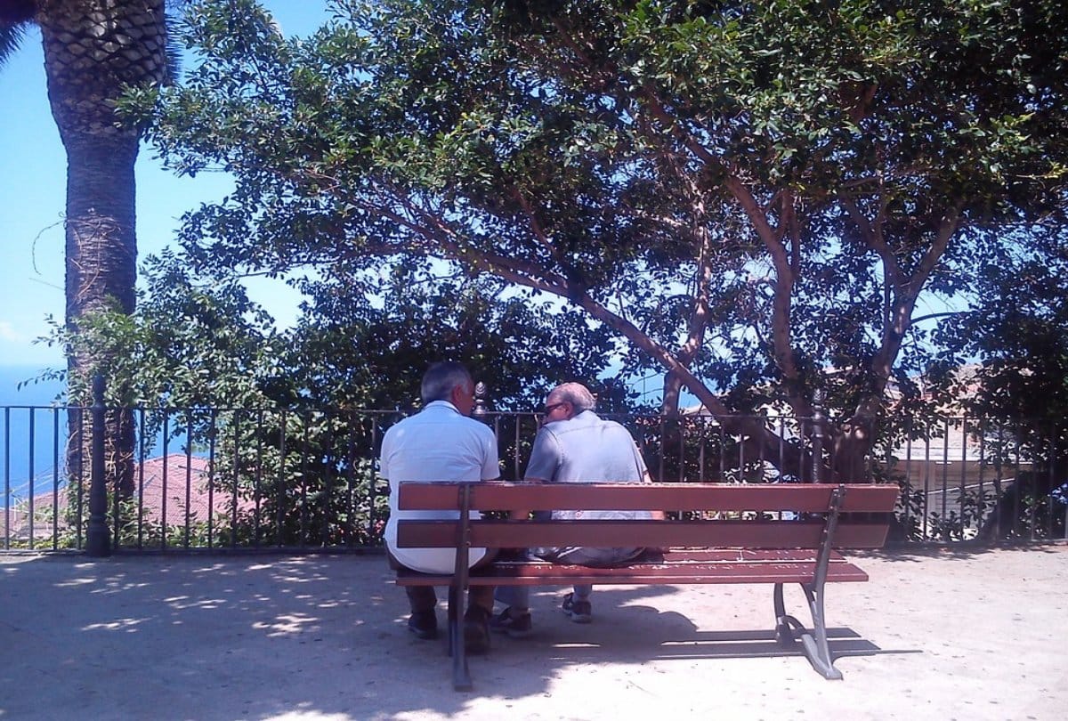 know about why males and females do gossip