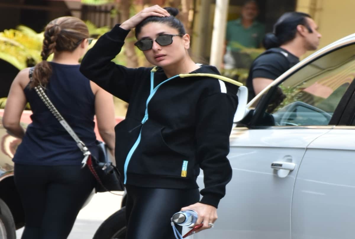 kareena kapoor spotted in black trouser and she is looking gorgeous
