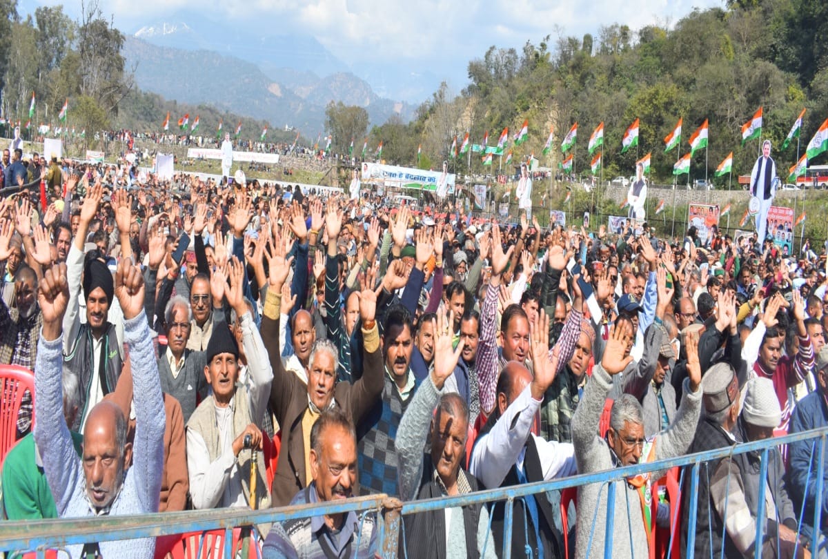 In the absence of virbhadra Anand sharma Camp shown strength in kangra rally