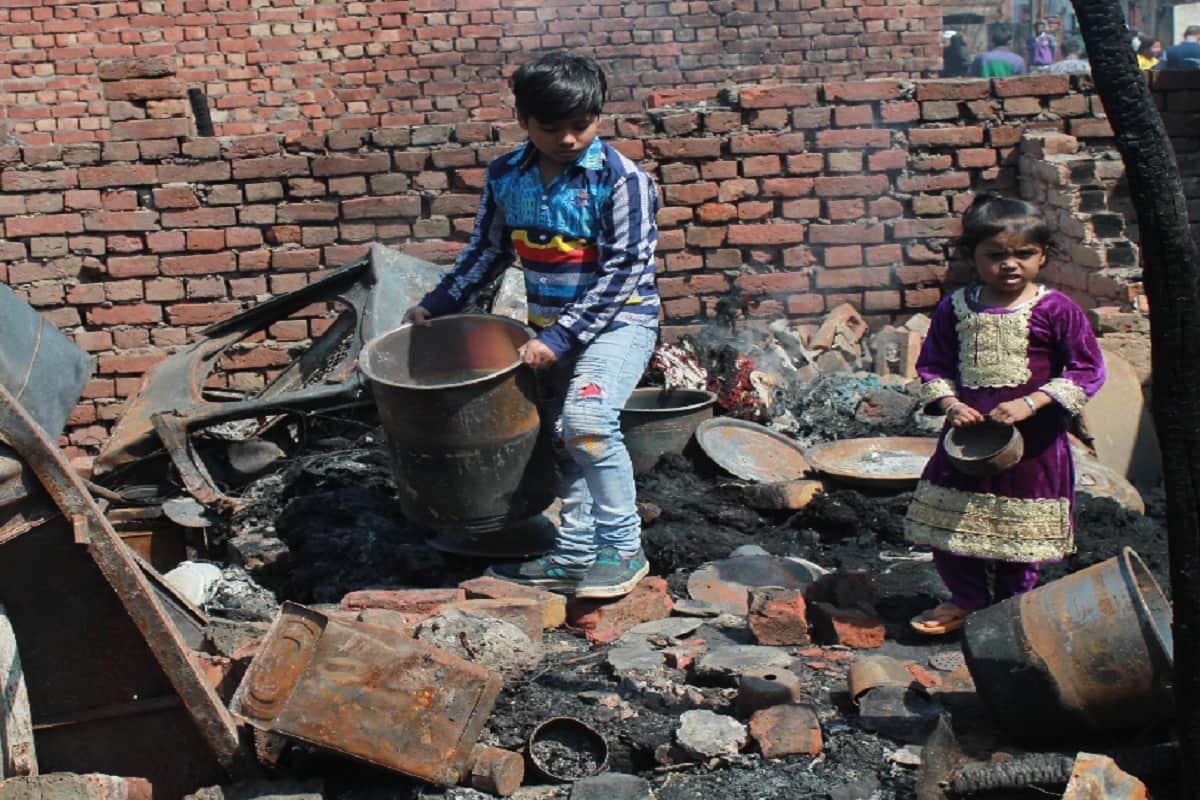 Meerut Bawal: Many peoples got burnt to house in the city and The Police is investigating