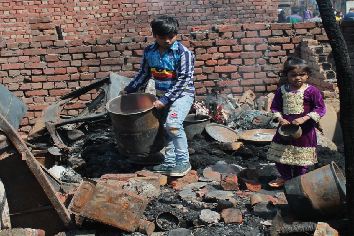 Meerut Bawal: Many peoples got burnt to house in the city and The Police is investigating