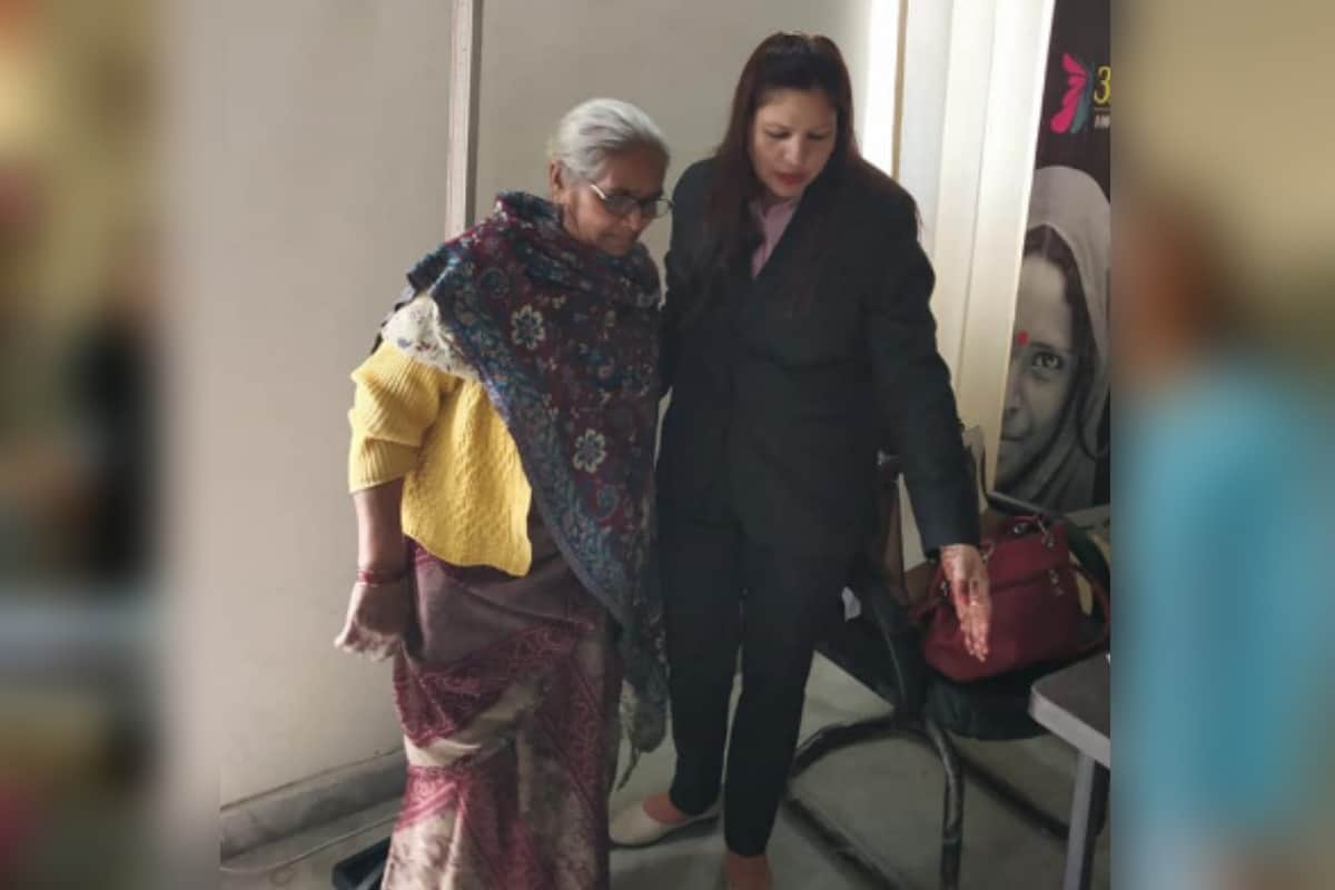 Aparajita: free health check up camp organised by amar ujala for women in Meerut