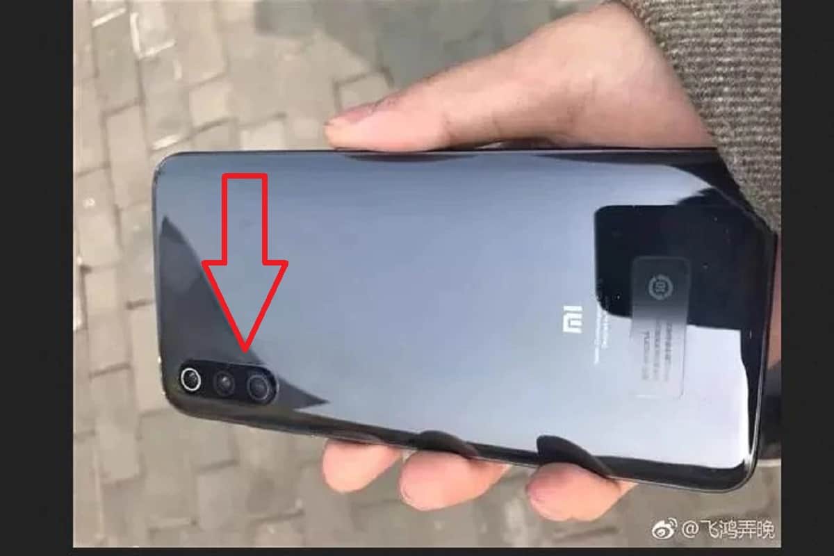 Xiaomi sold MI 9 without led flash light in China, see photos