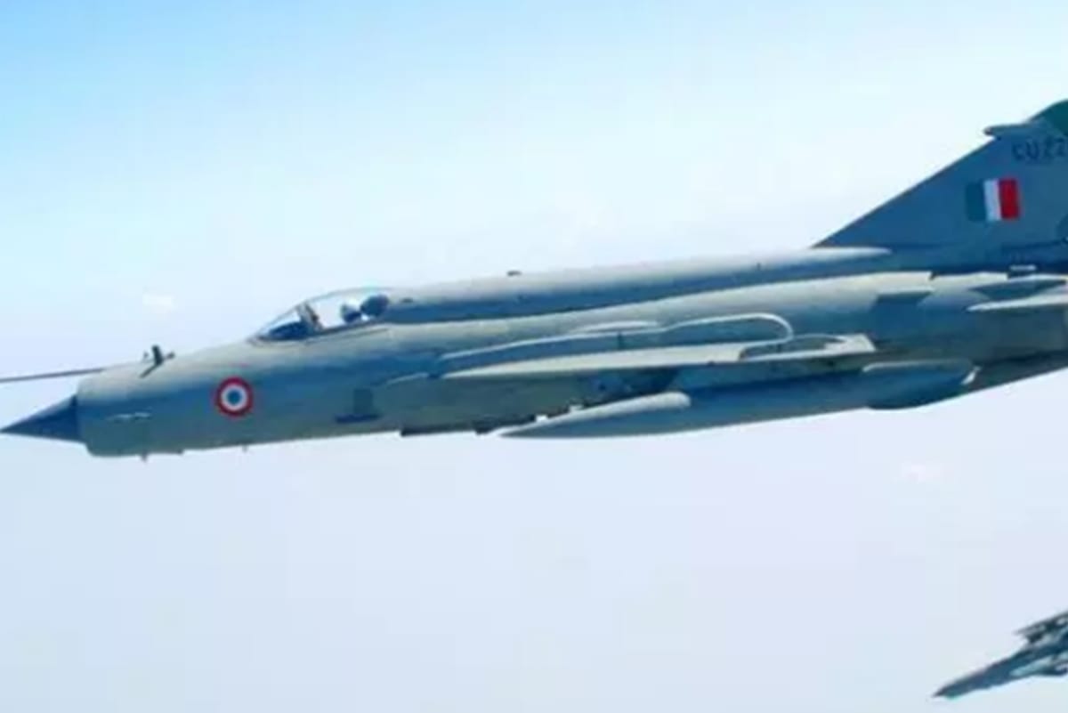 Indian Air Force plane Mig-21 crashed in bikaner, pilot ejected safely