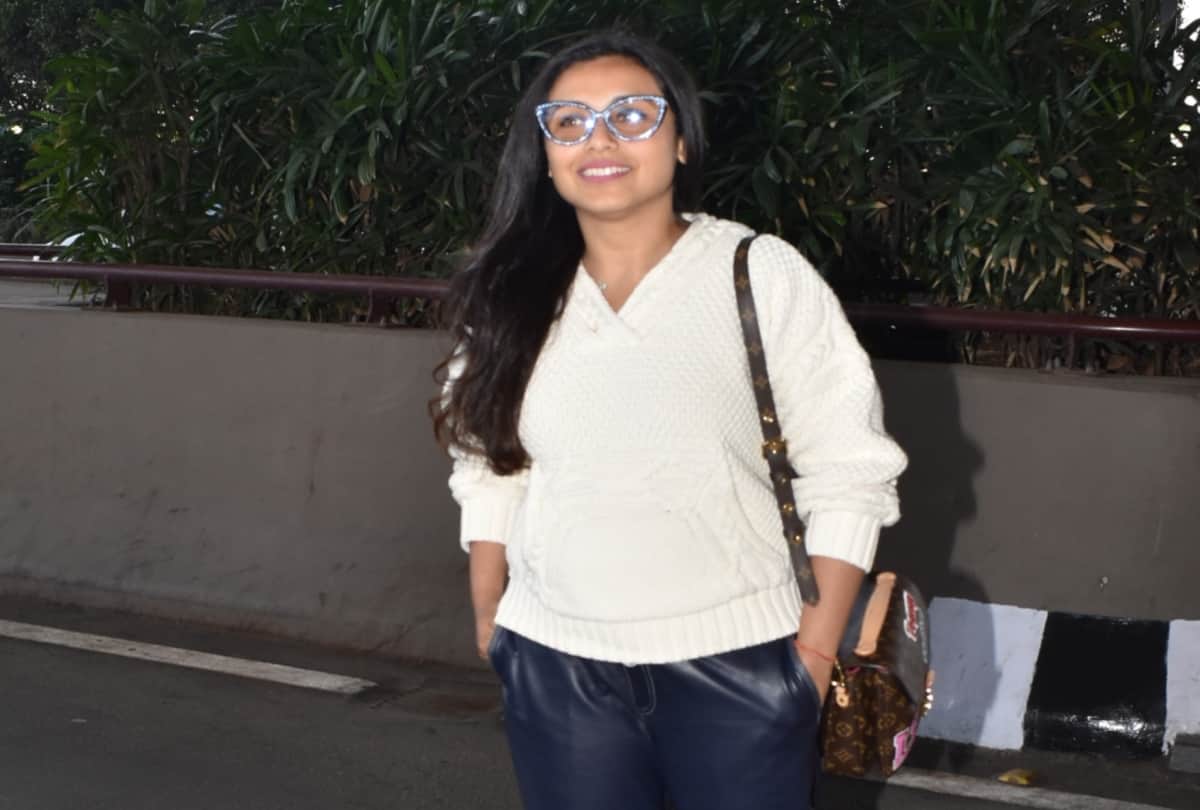 rani mukherjee spotted in new look at airport