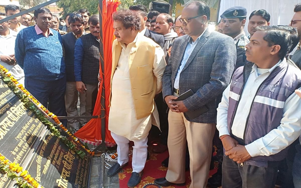कैबिनेट मंत्री ने दी चुनाव से पूर्व सड़कों की सौगात