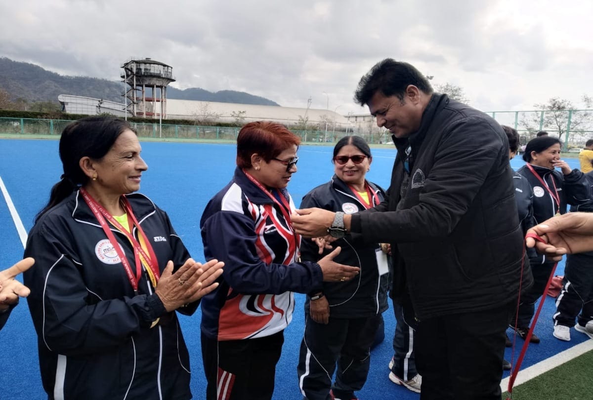 These women played hockey at the age of 67 in solan himachal