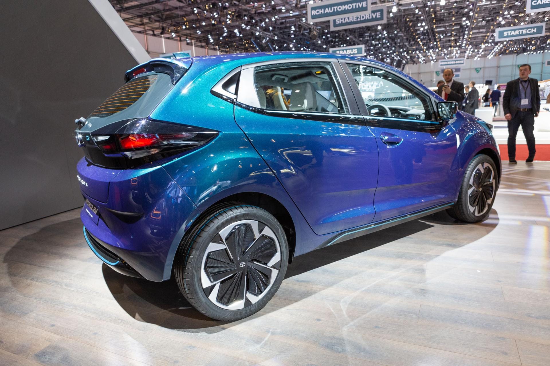premium-hatchback tata altroz EV electric car showcased in geneva motor show 2019