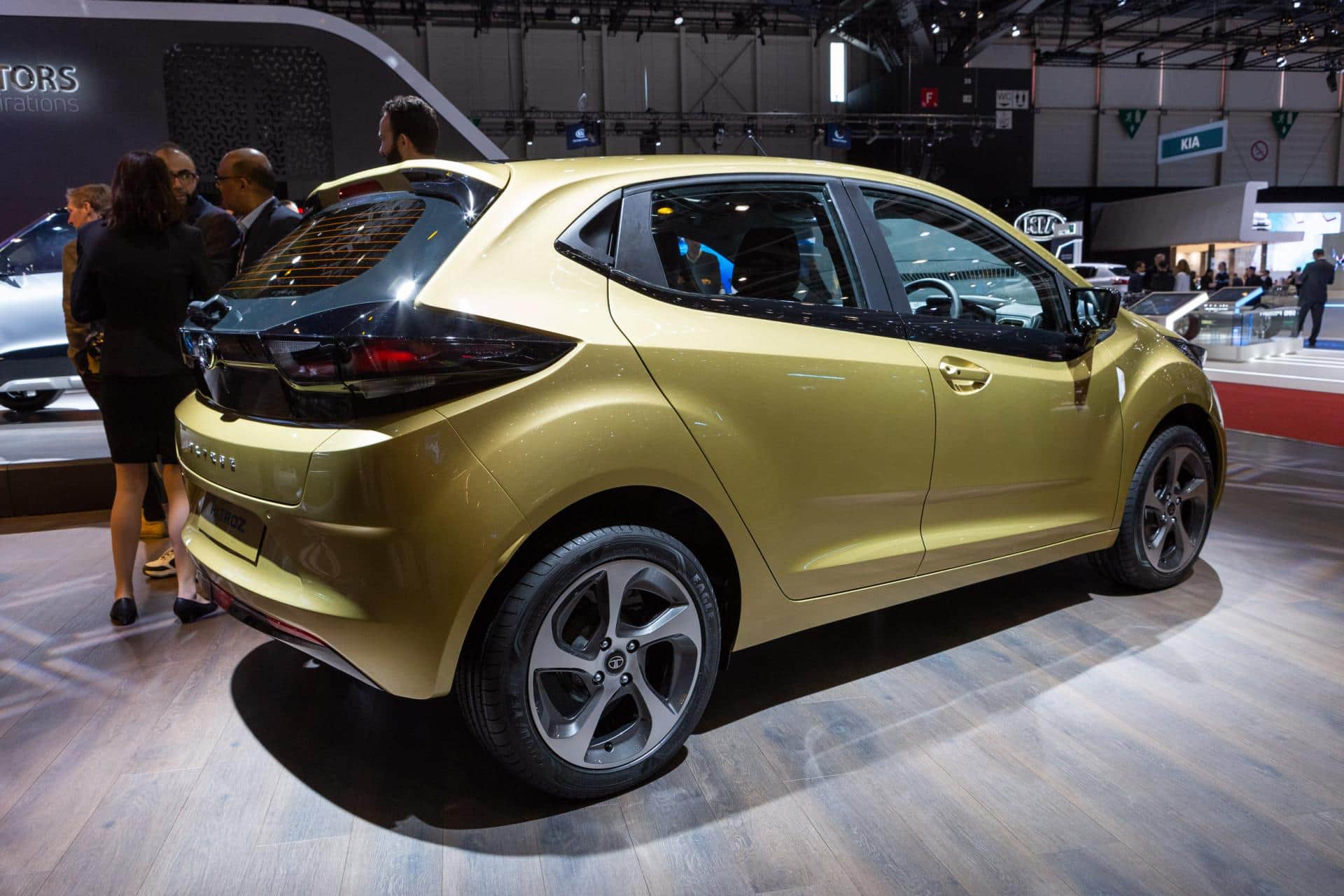 Hyundai i20, Maruti Baleno rival tata Motors Premium hatchback Altroz booking started from dec 4