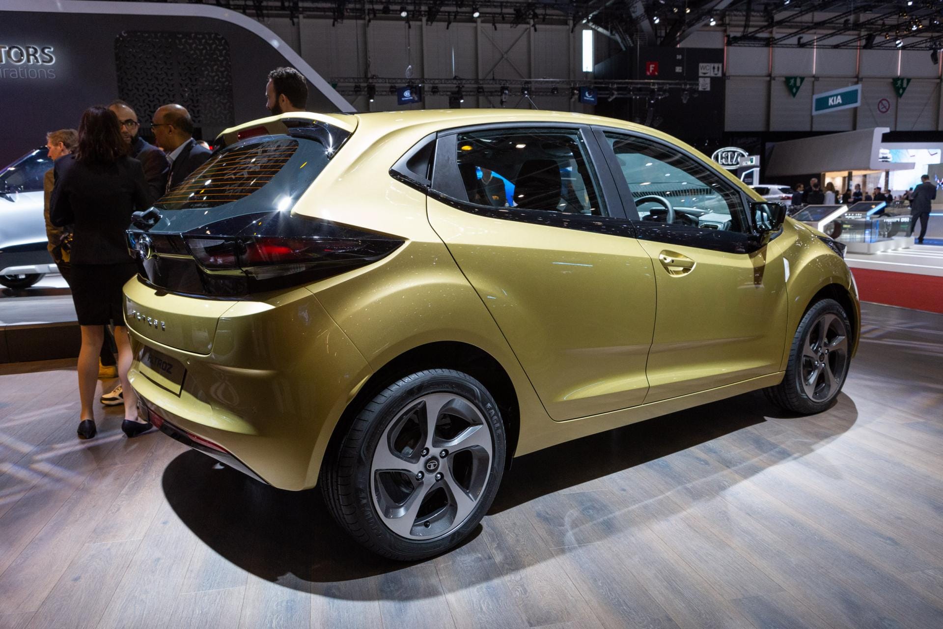 Hyundai i20, Maruti Baleno rival tata Motors Premium hatchback Altroz booking started from dec 4