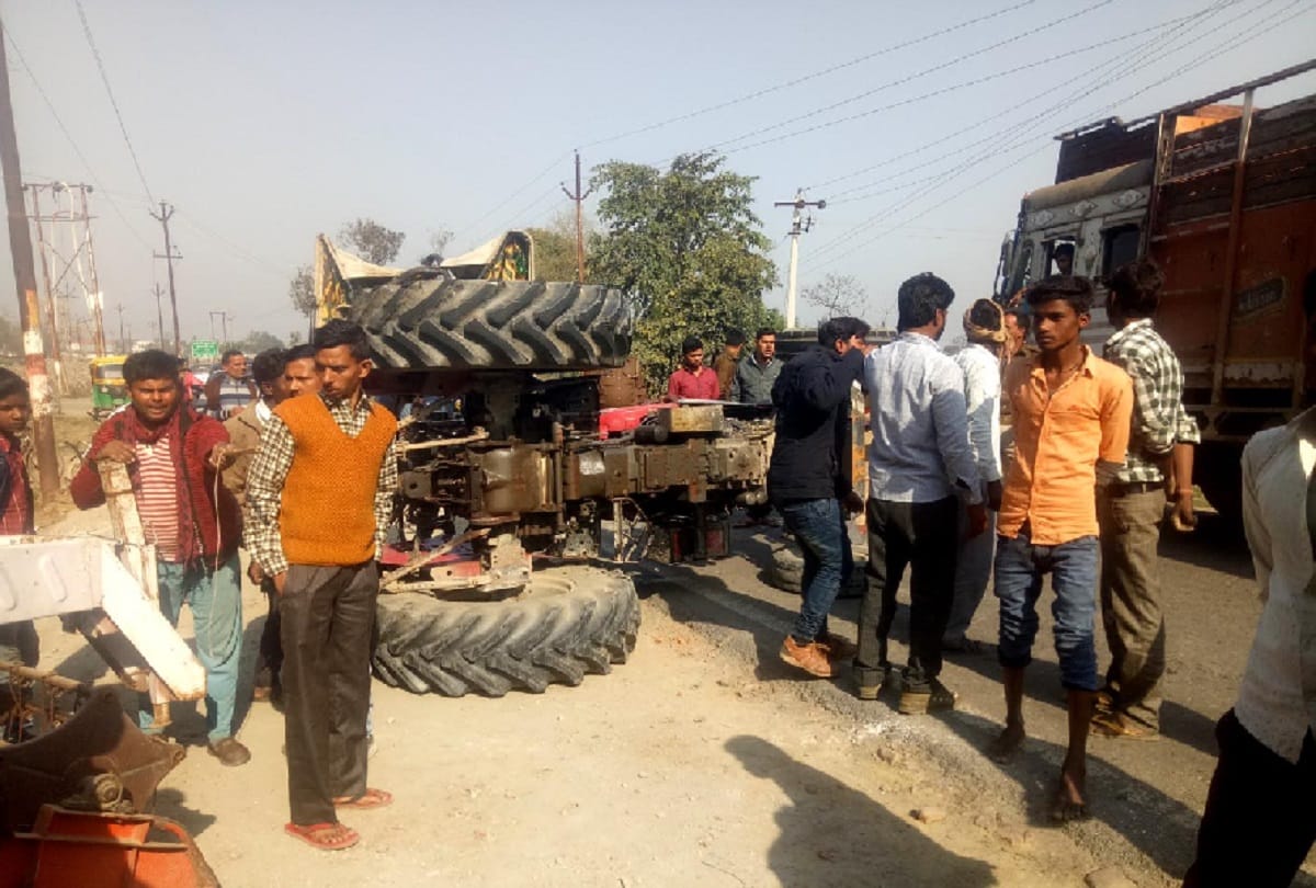 Tractor, tempo and car overturn on Bareilly-Mathura highway ten injured