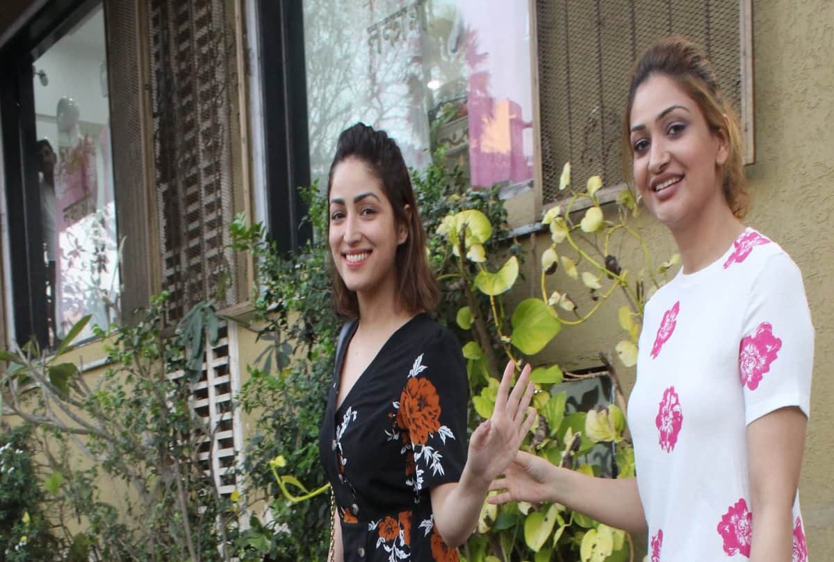 actress yami gautam spotted in mumbai