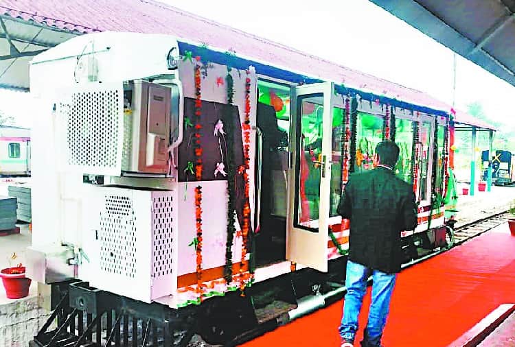 Luxury Restaurant Coach By Indian Railway For Shimla to Kalika