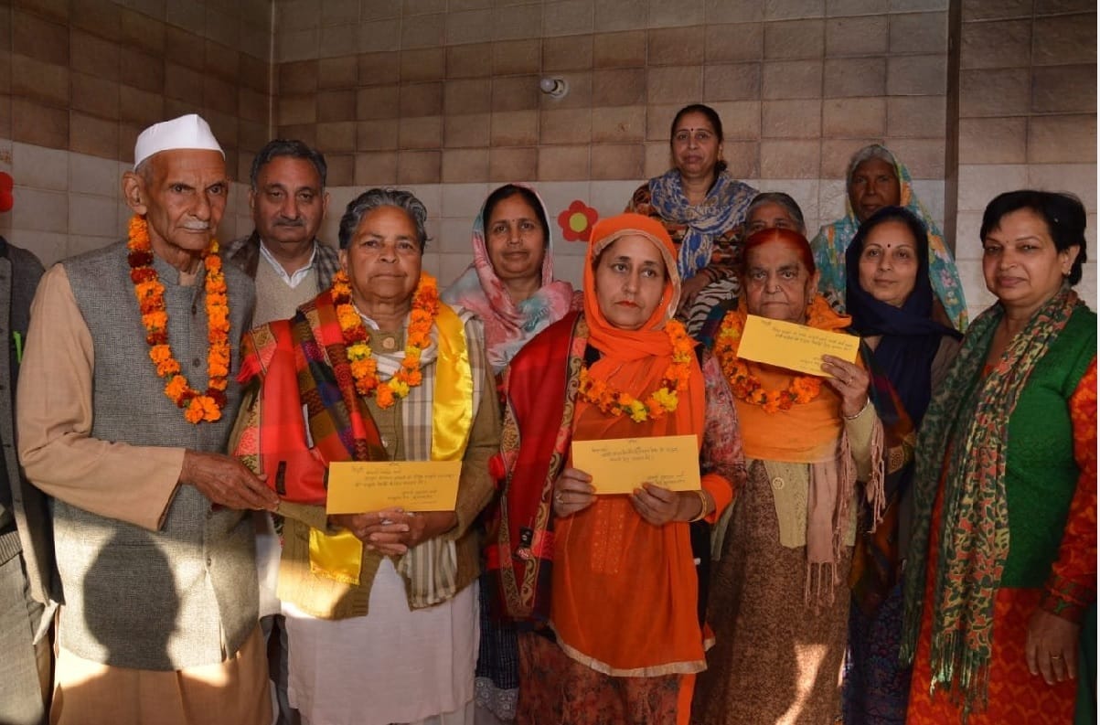 Wadushi Nirmala, Nandini and Sharanjit Kaur honored on women's day
