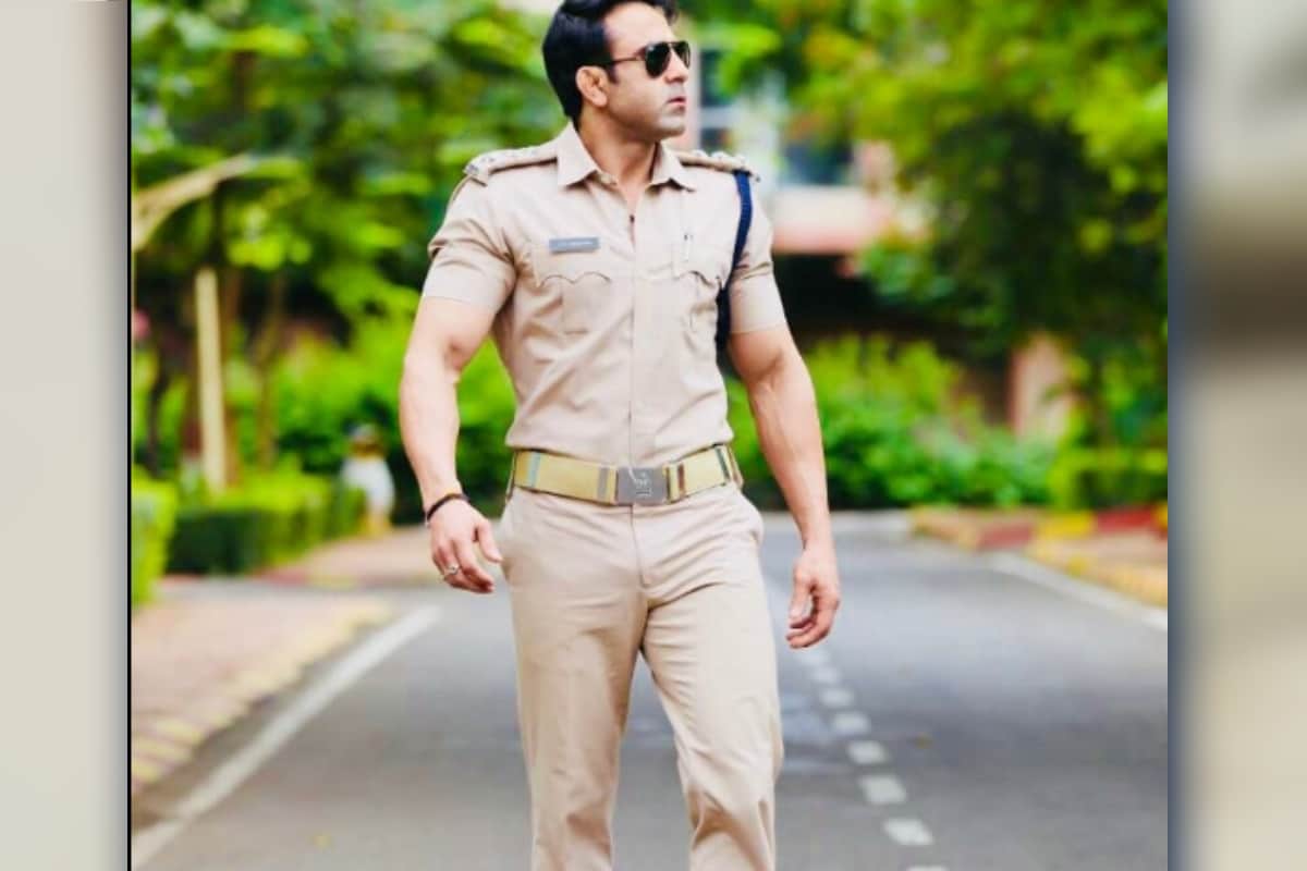 Anuj chaudhary is a Fitness super cop of UP police, his fit body will inspires youth