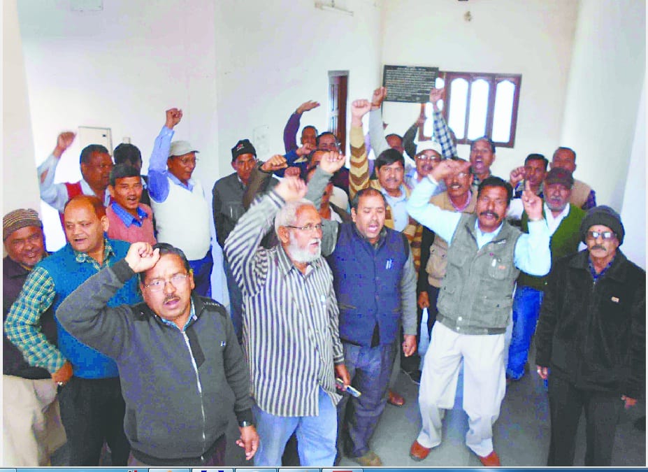 Employees meet to regional manager