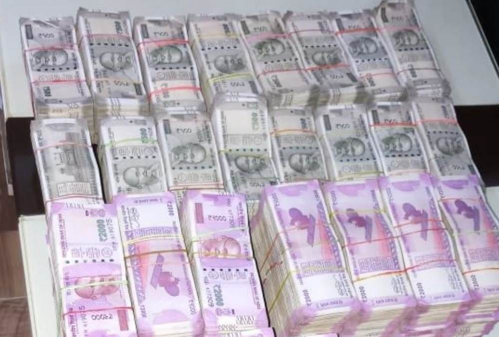 barabanki : 13 lakh cash found during checking, returned after investigation