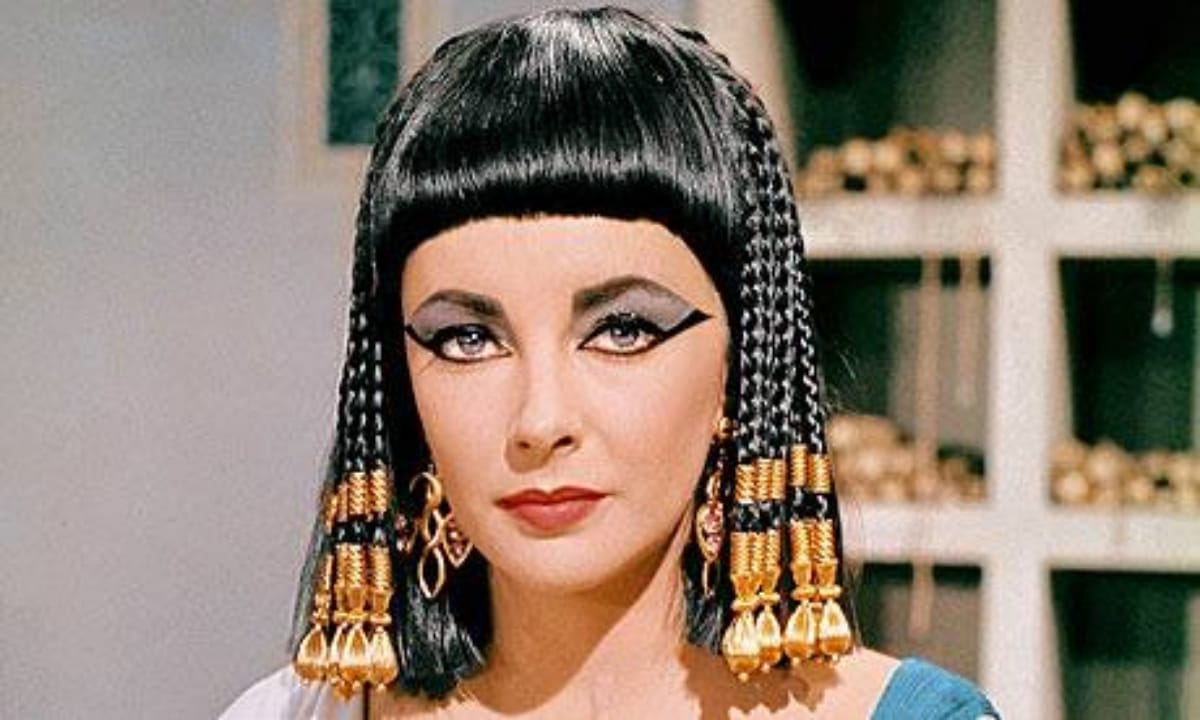 most beautiful queen in world who bathed with 700 donkeys milk to look beautiful