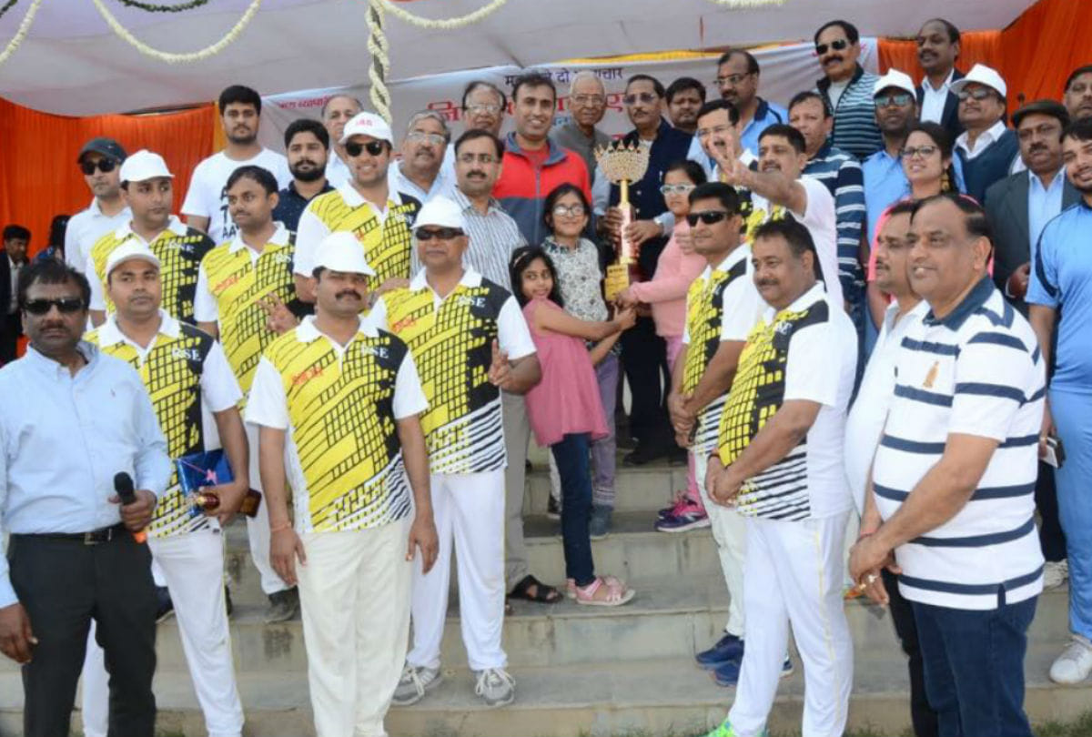 DM XI won the T-20 match from five wicket in agra