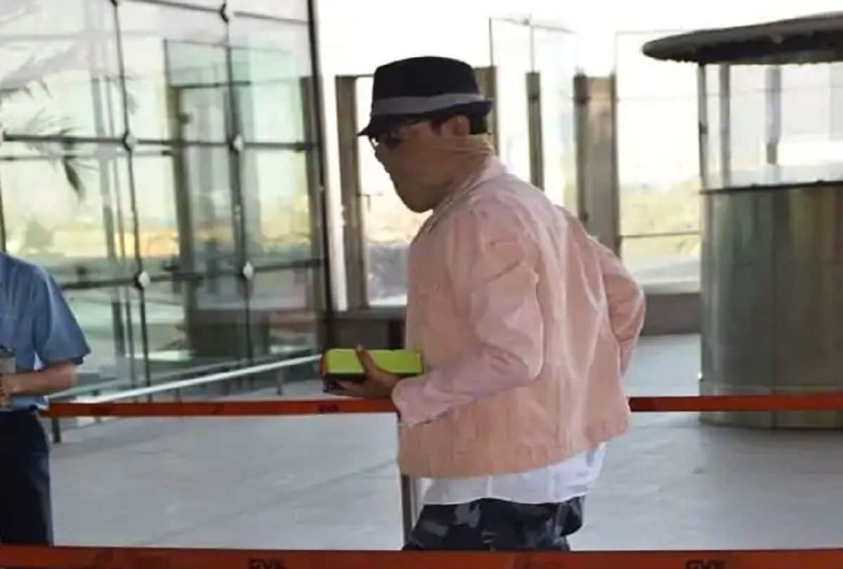 After treatment Irrfan Khan return to India spotted at Mumbai airport