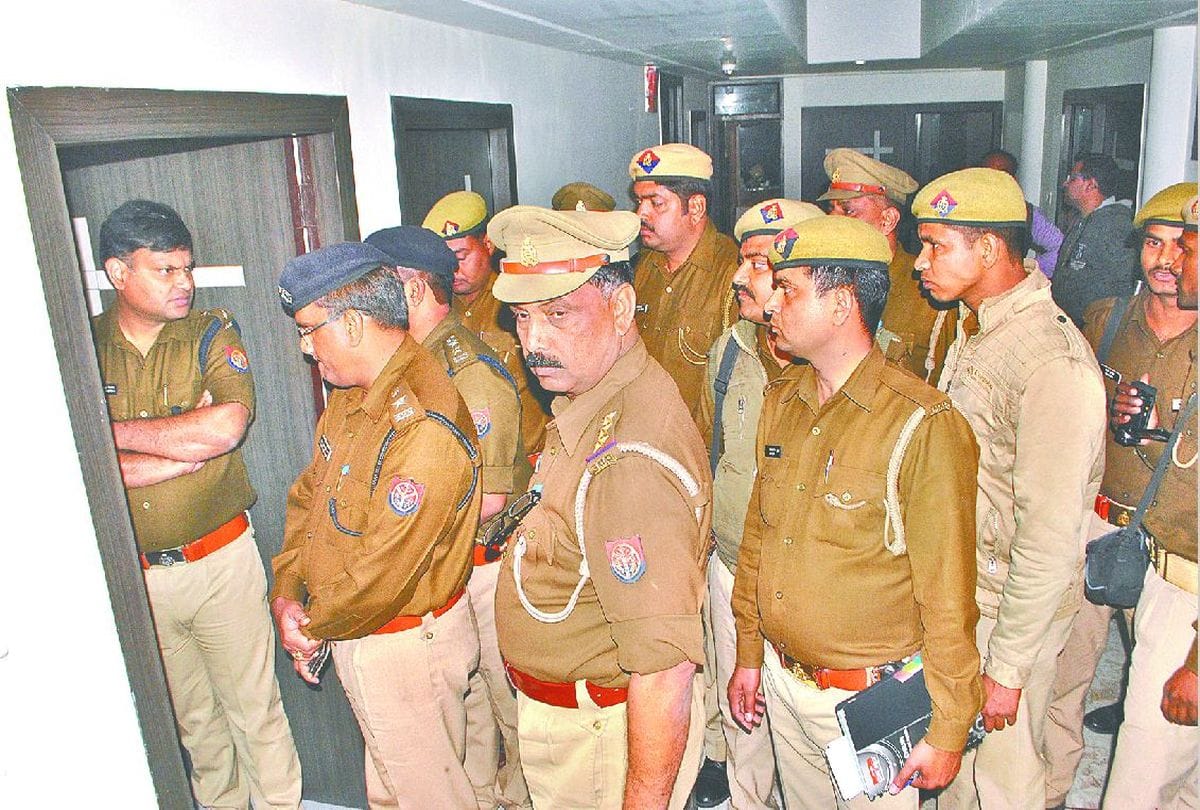 Dead body of Old couple found in a hotel in Mathura