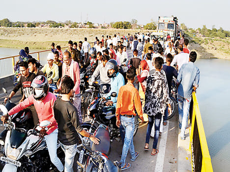 Two bike riders, one for truck release, 45 crore to 315 projects and foundation stone