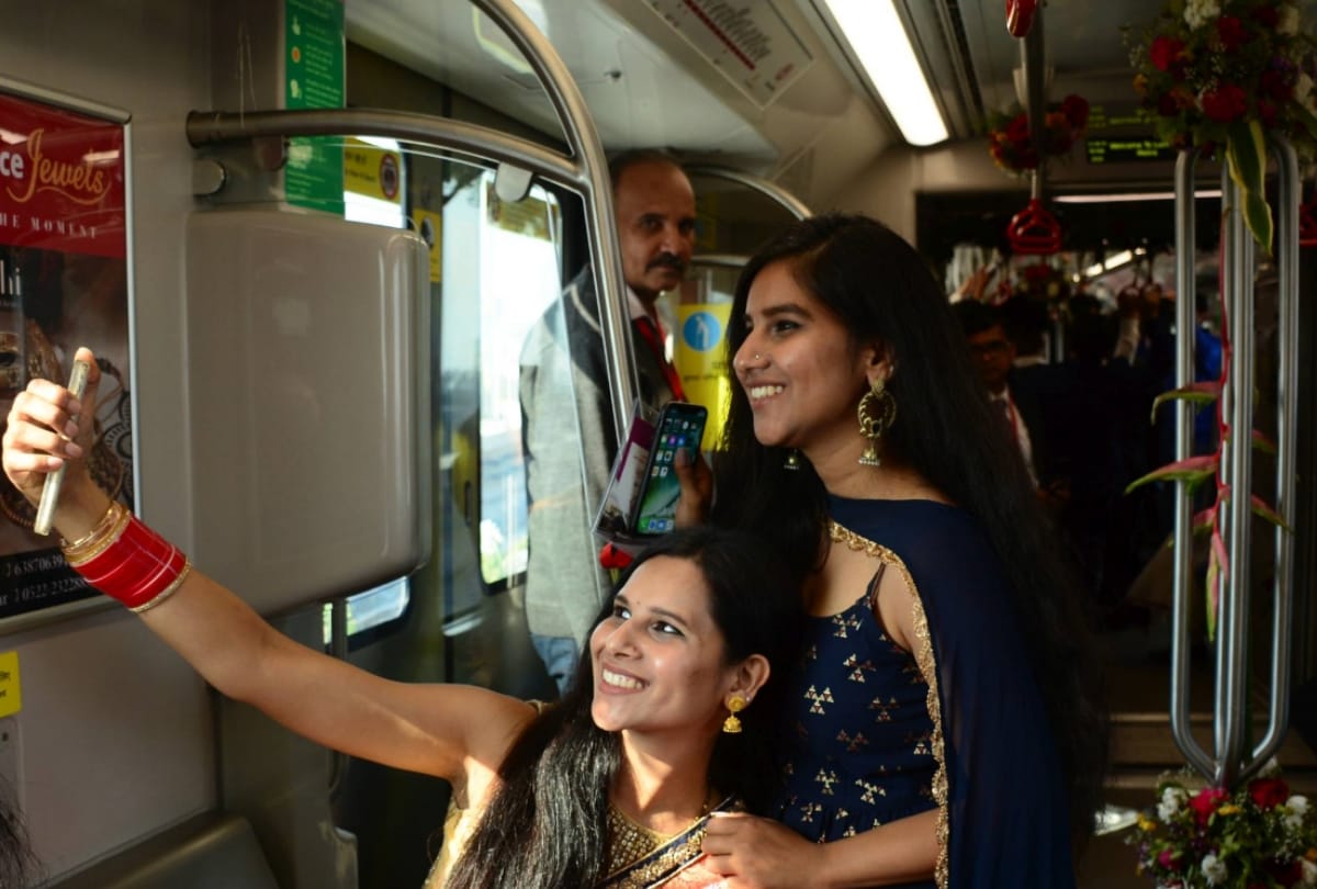 lucknow metro just take 42 minutes from munshipulia to amausi airport