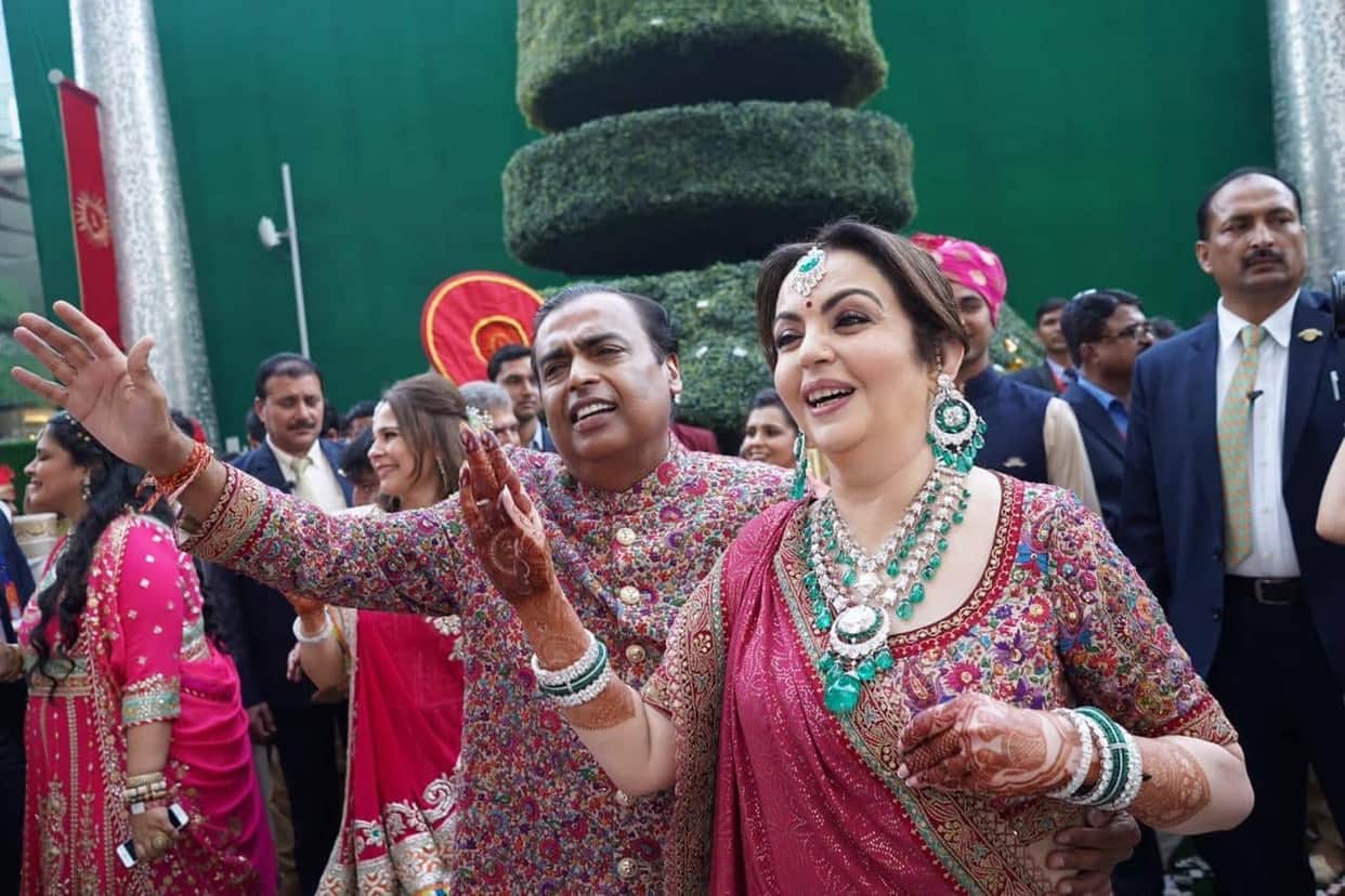 nita ambani mukesh ambani wedding pic viral see unseen photo