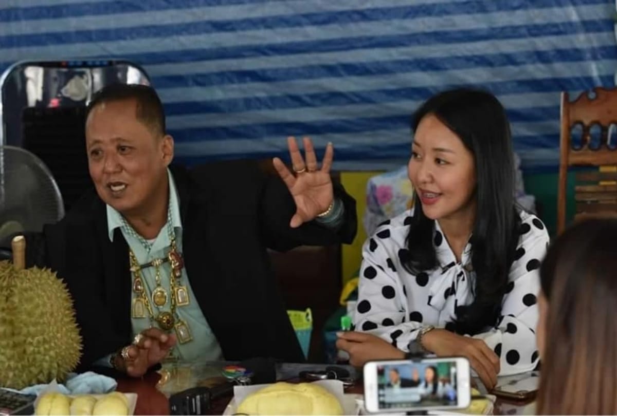 Millionaire trader father Arnon Rodthong offers 2 crore to any man who will marry daughter Karnsita
