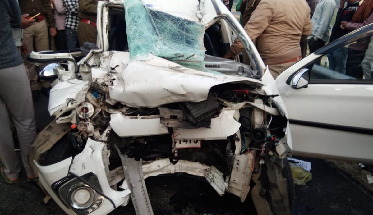 Four died in accident on lucknow agra expressway