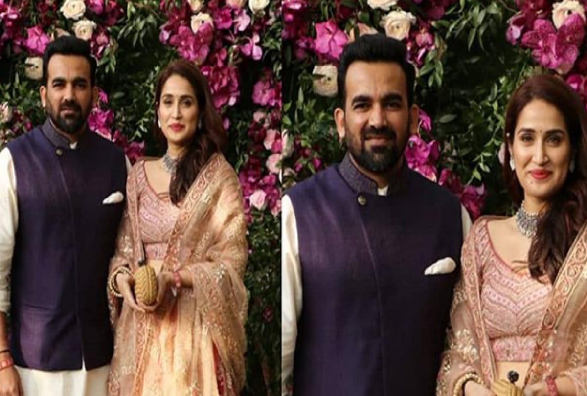Former Indian bowler Zaheer Khan along with wife Sagarika ghatge visited Rajrappa temple in Jharkhand
