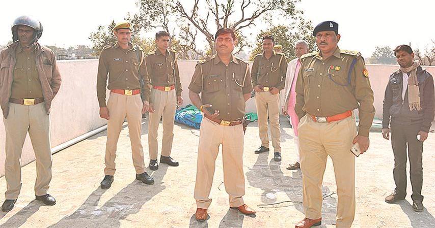 Married body found hanged on hanging