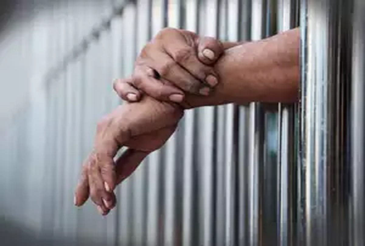 Two Indian nationals were caught for illegally entering in US