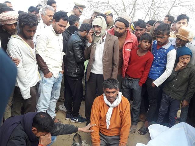 Youth found in Barat hanged on tree