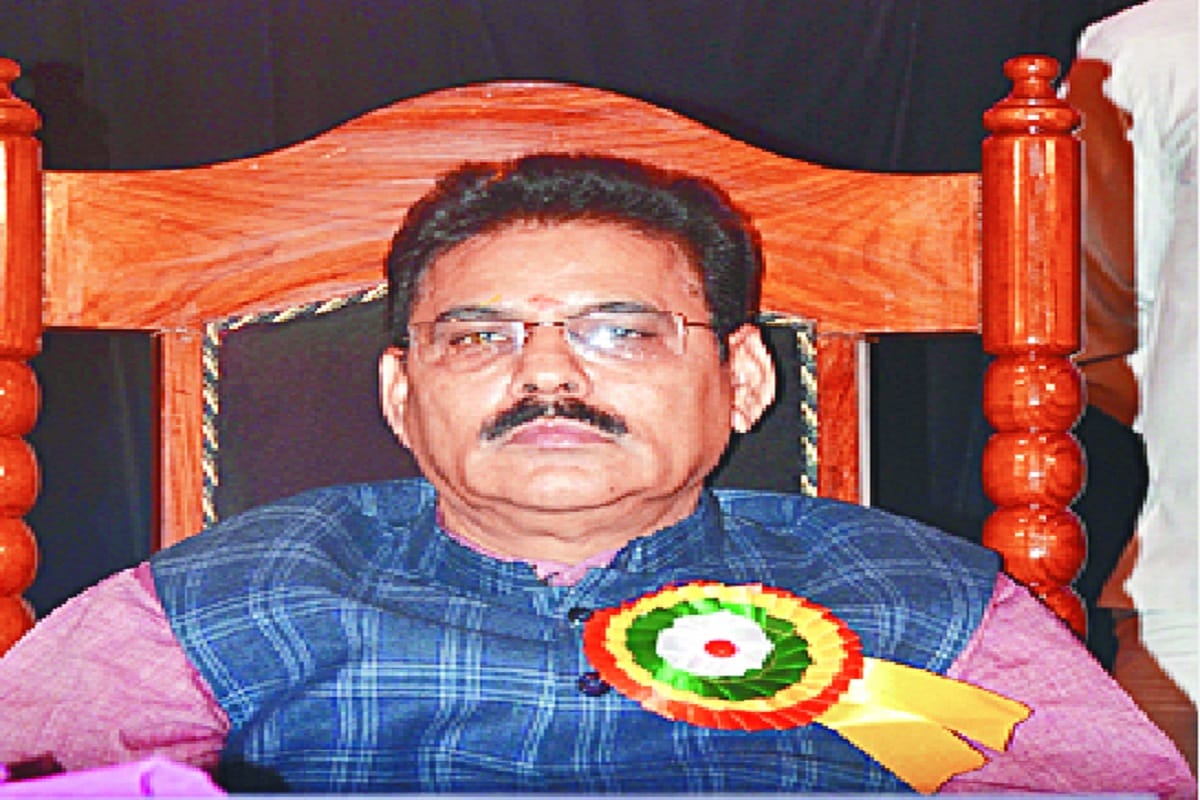 Hassan Rizvi says that not a Muslim, the politics of some parties is in danger