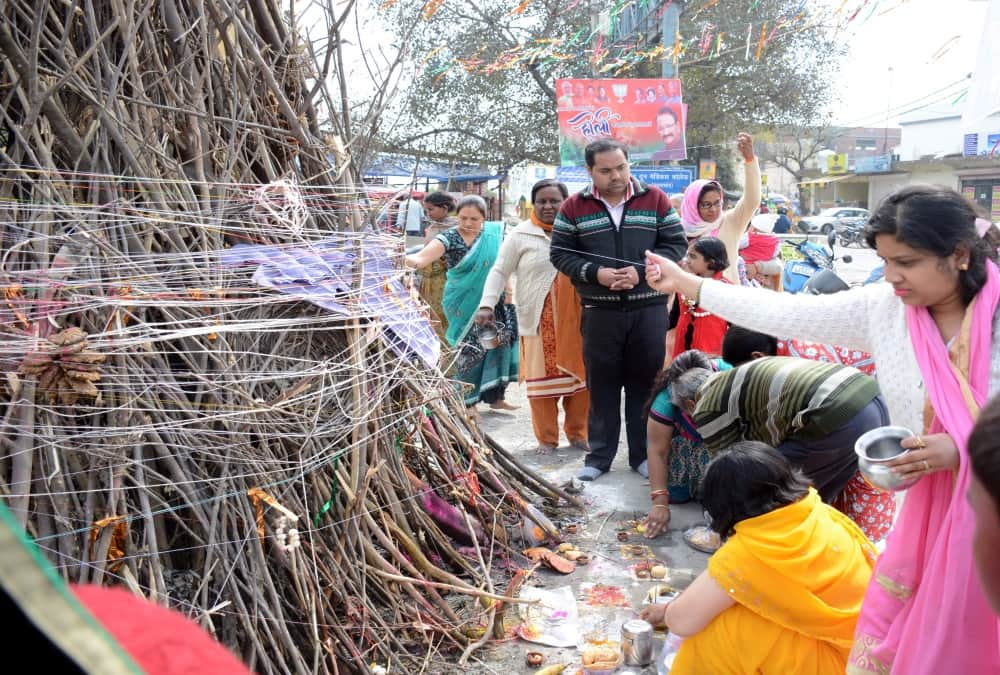 Holi 2023: Holika Dahan and Pujan Shubh muhurat bhadra Information uttarakhand News in Hindi