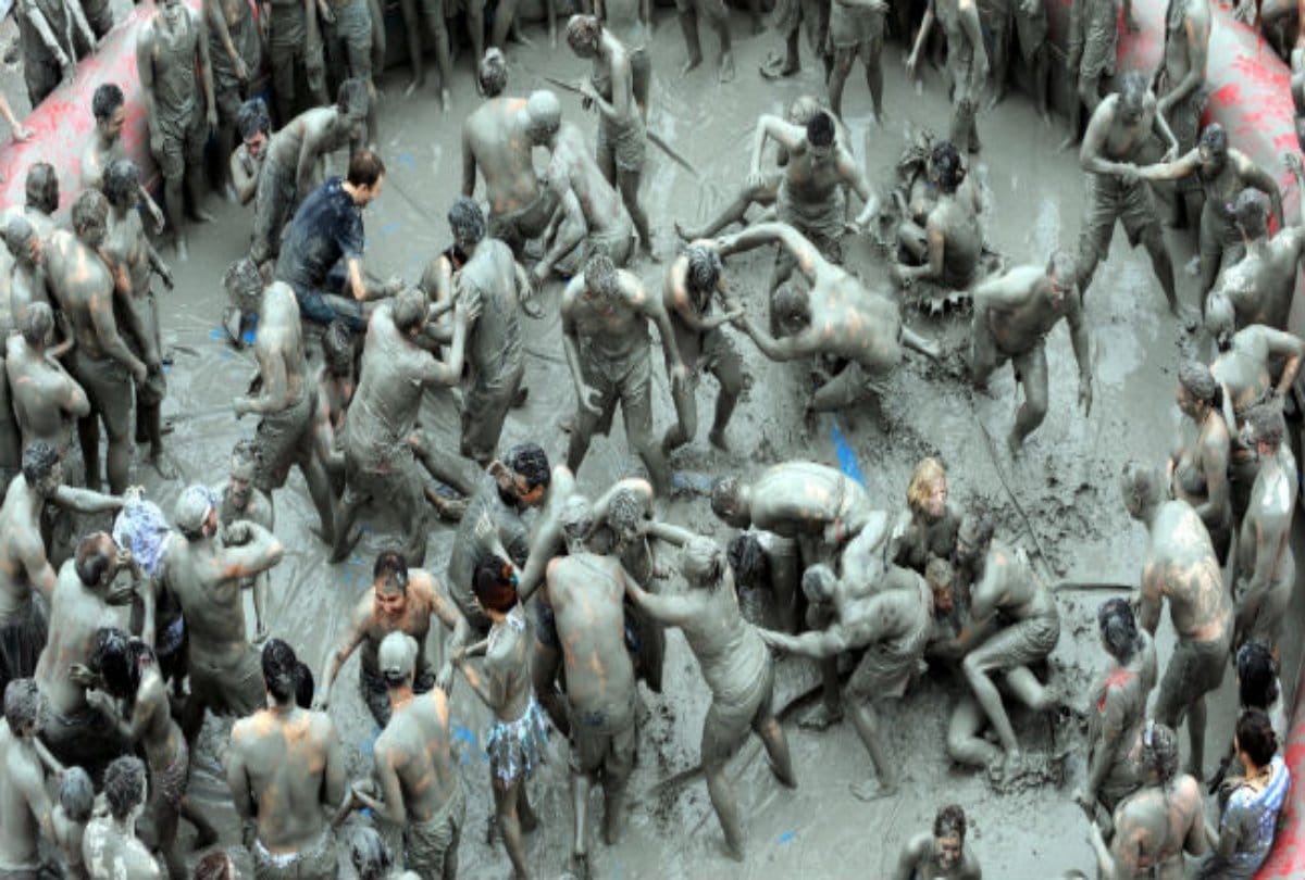 Holi 2019 best destination for celeberate holi