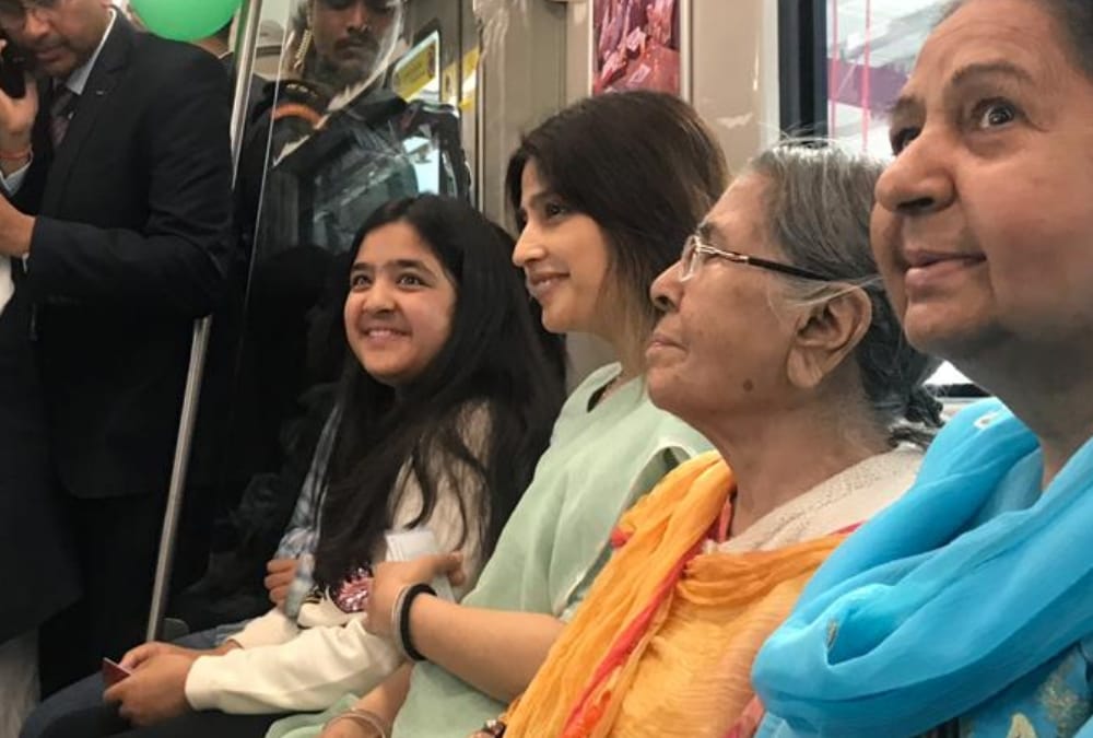 Akhilesh Yadav travels in lucknow metro with his family and party leaders.