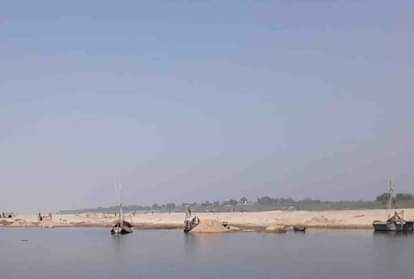 sand mining in bank of yamuna